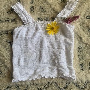 Brand new shirt, and it’s stretchy. Only worn once!